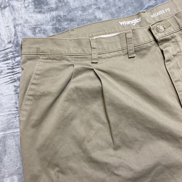 Wrangler Pleated Chino Pants Men's Size 44x32 Brown - Picture 7 of 11